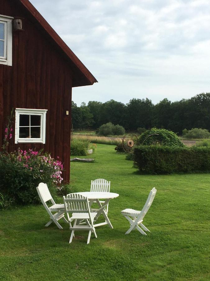 Liten Stuga Mitt I Naturen Pa Kinnekulle Hällekis Eksteriør billede